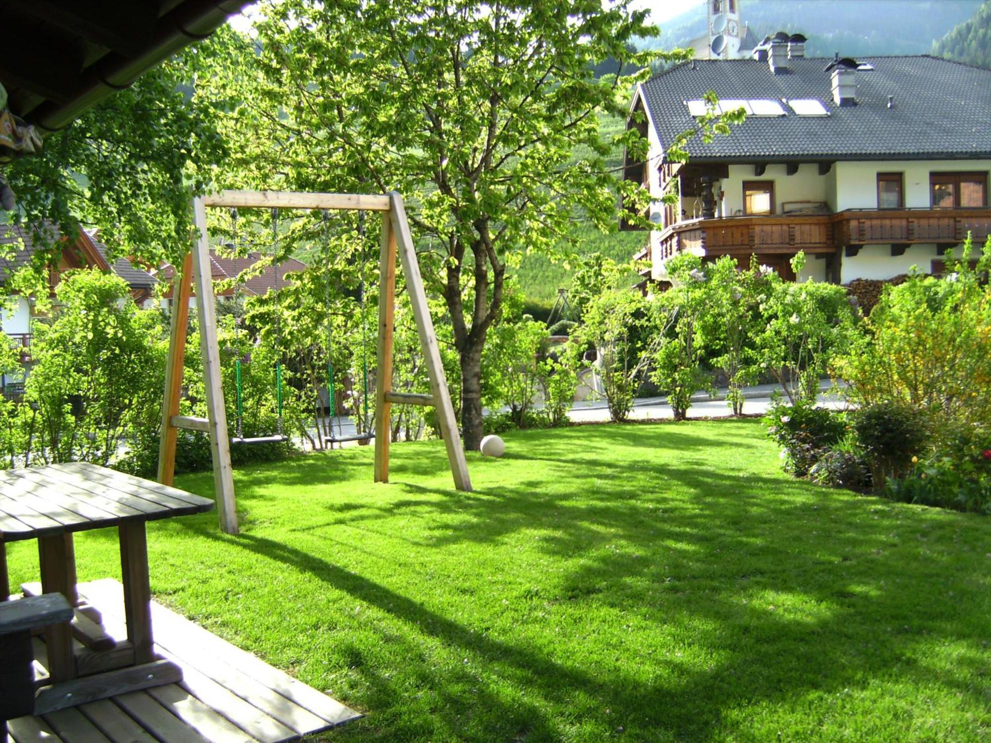 Appartements Haus Bachmann Innichen Exteriör bild